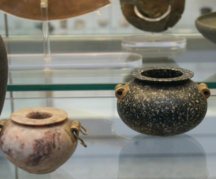 Stone vases (British Museum)