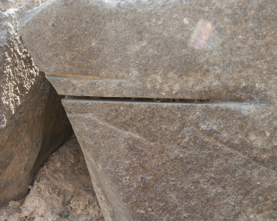 Giza (Harrow): Saw cut