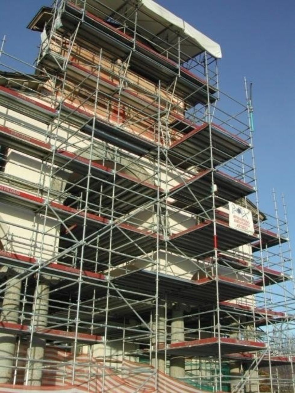 Ponteggi per edilizia