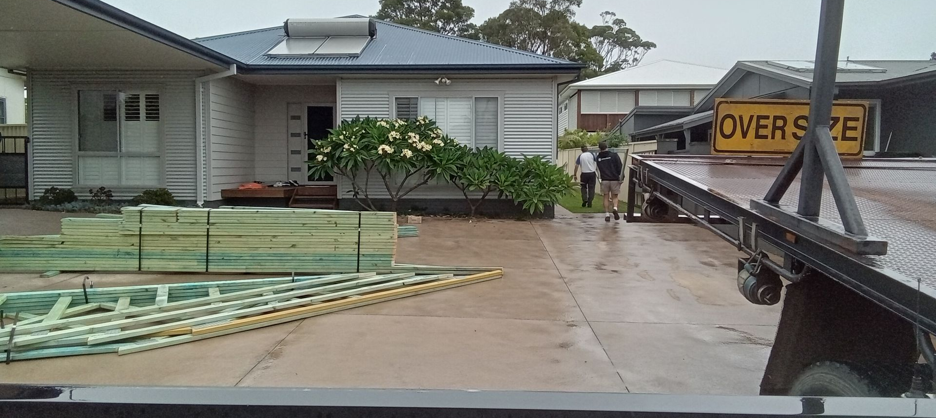 Timber roof truss delivery to residential site in Sutherland Shire