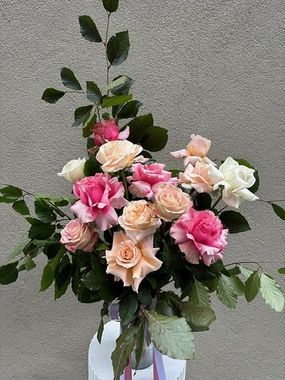 Pastel Rose Vase - Vday