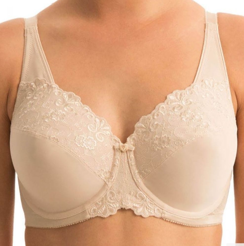 Triumph 10000085 Embroidered Minimizer — Shona's Lingerie in Hermit Park, QLD