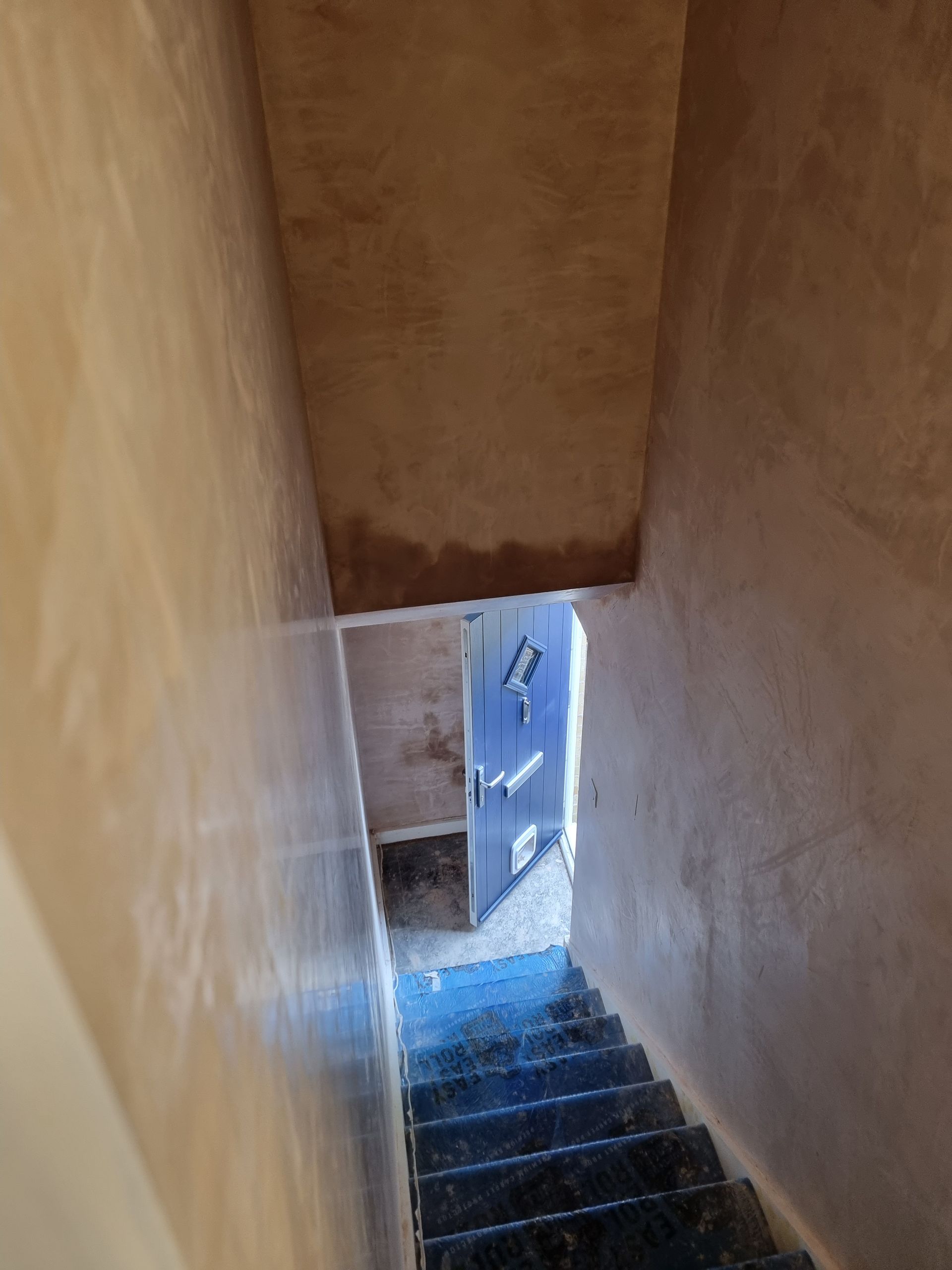 Plastering contractor, hallway and stairwell plastering