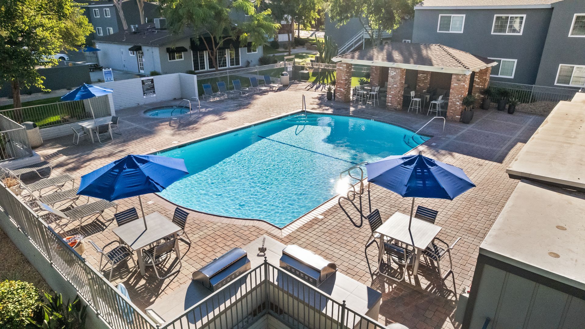 Sliding Photo Gallery Displaying Community Amenities