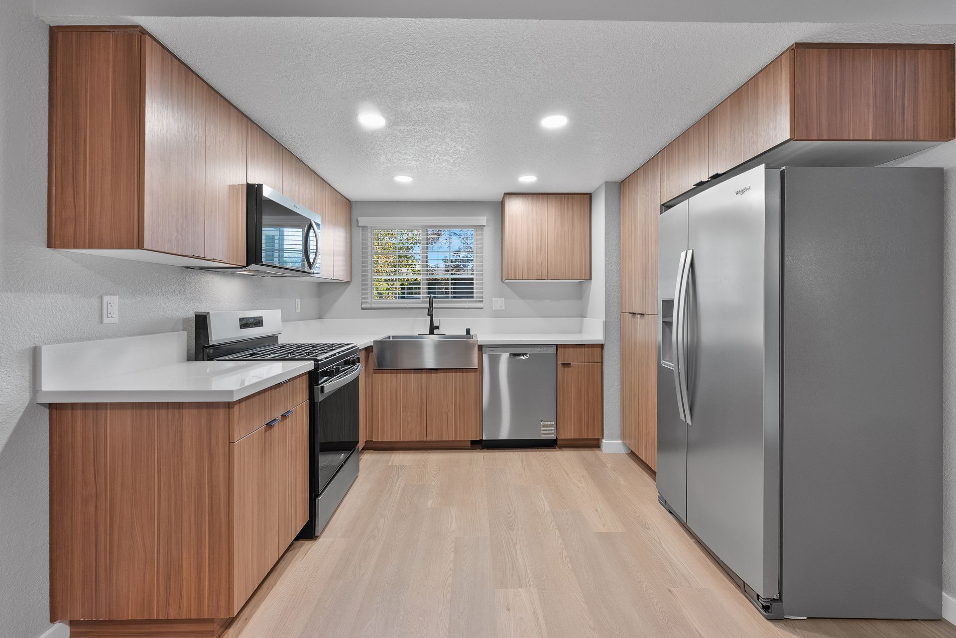 unfurnished apartment kitchen