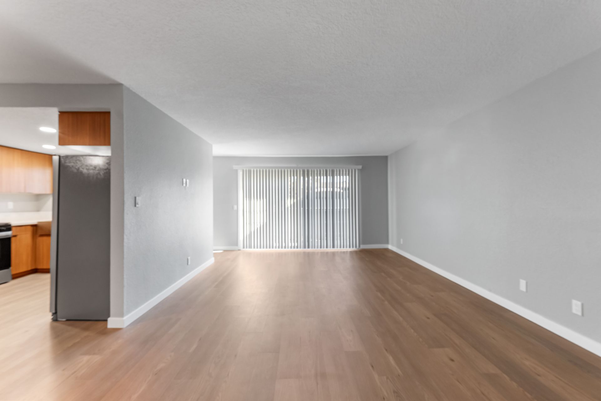 Sliding Photo Gallery Displaying Apartment Features