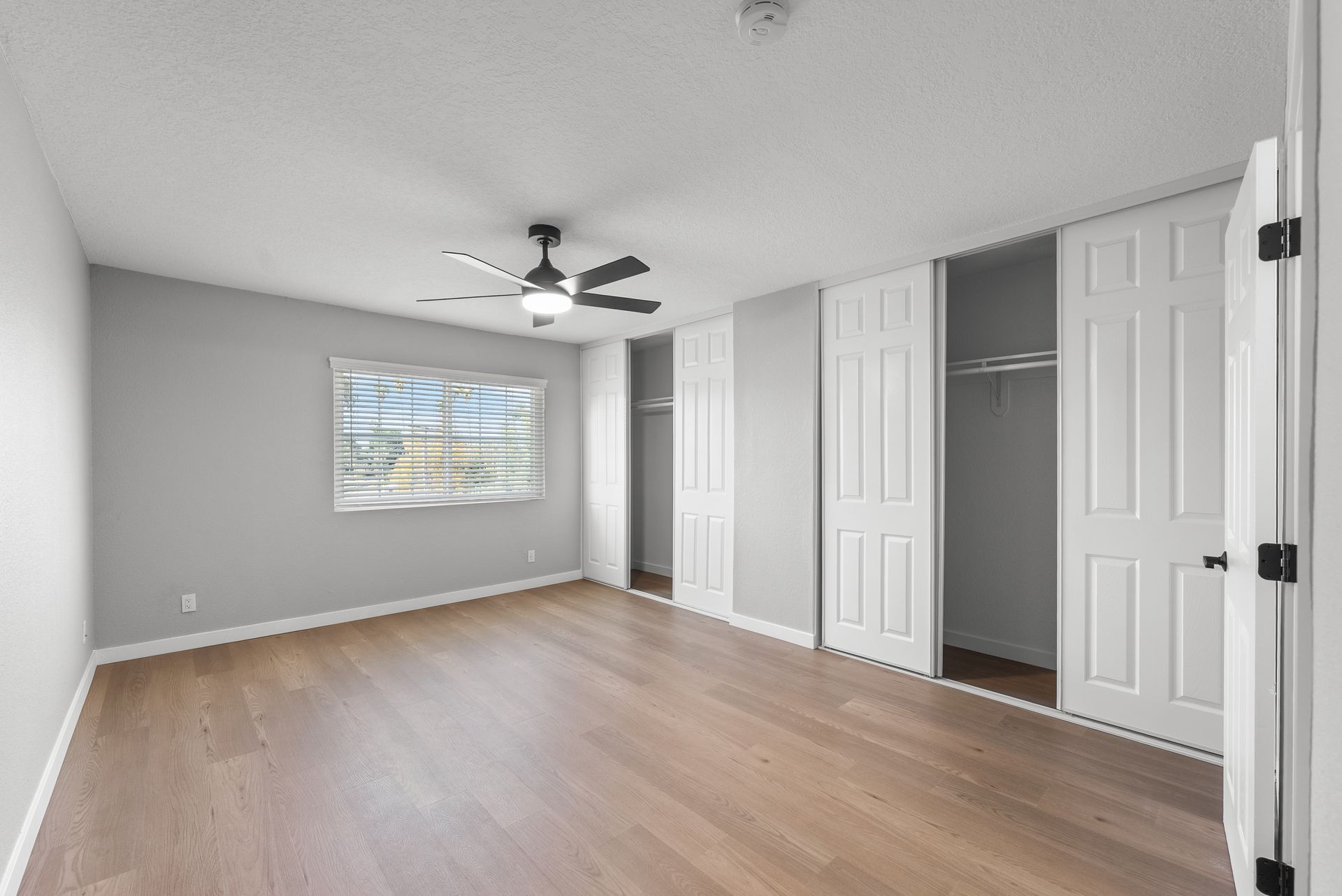 unfurnished apartment bedroom with closet