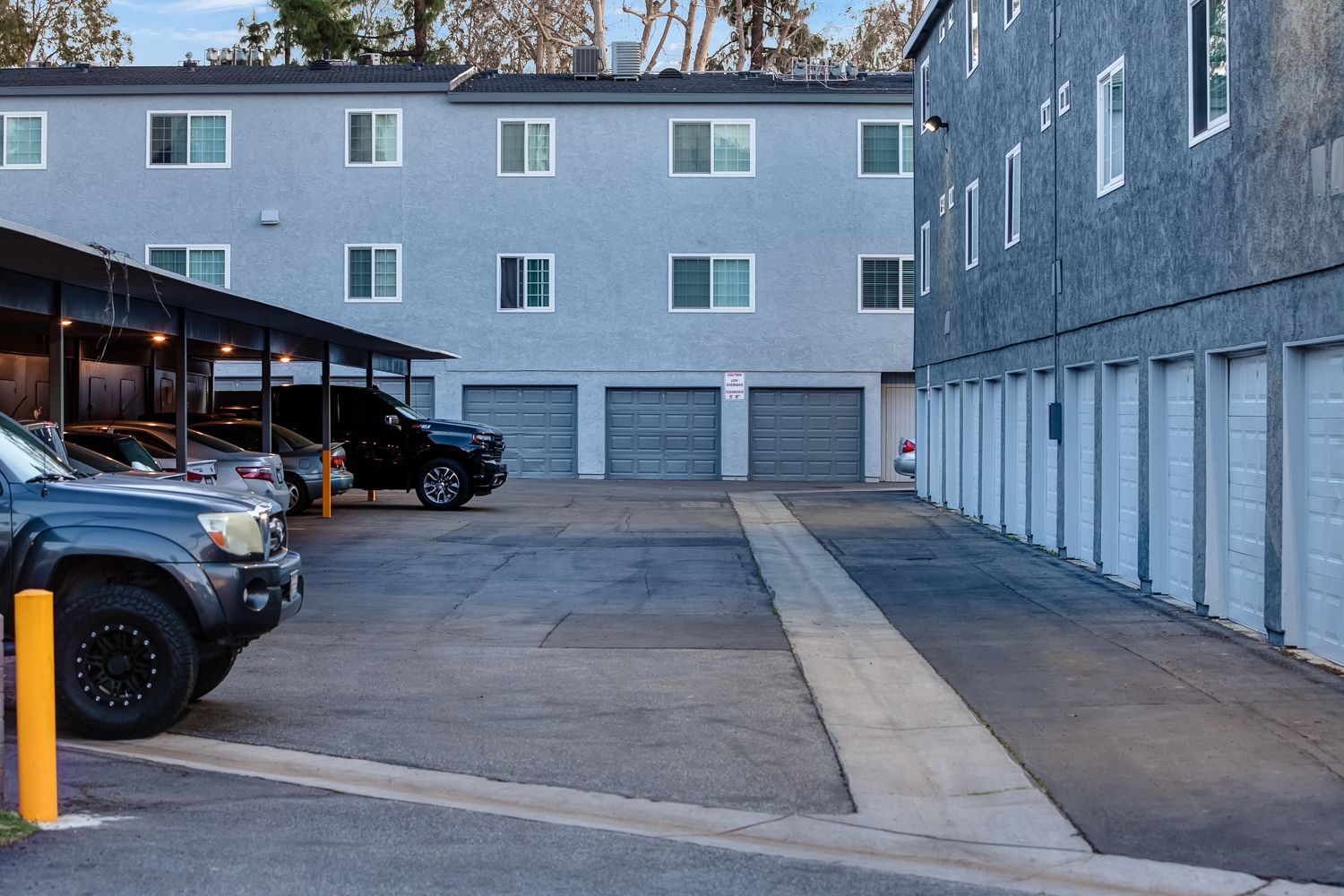 Exterior Photo of Countrywood Apartments Parking Lot