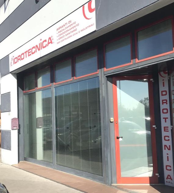 ingresso negozio idrotecnica