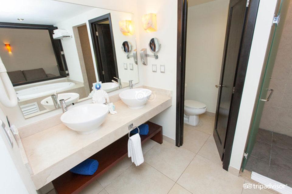 Sandos Caracol Resort Bathroom — Orlando, FL — Pro Vacation Group