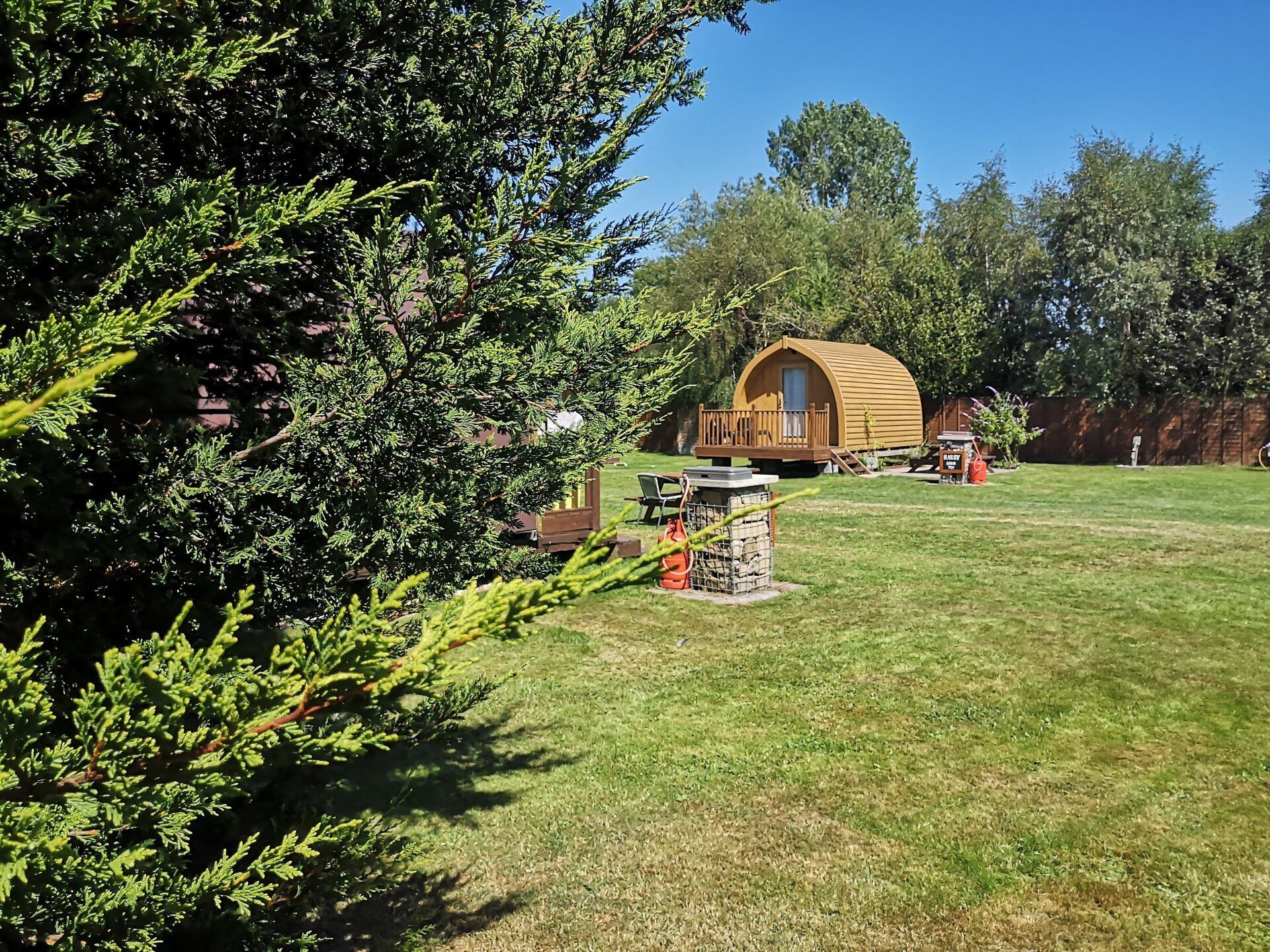 Glamping Pods with Toilets Three Horseshoes, Lincolnshire Wolds
