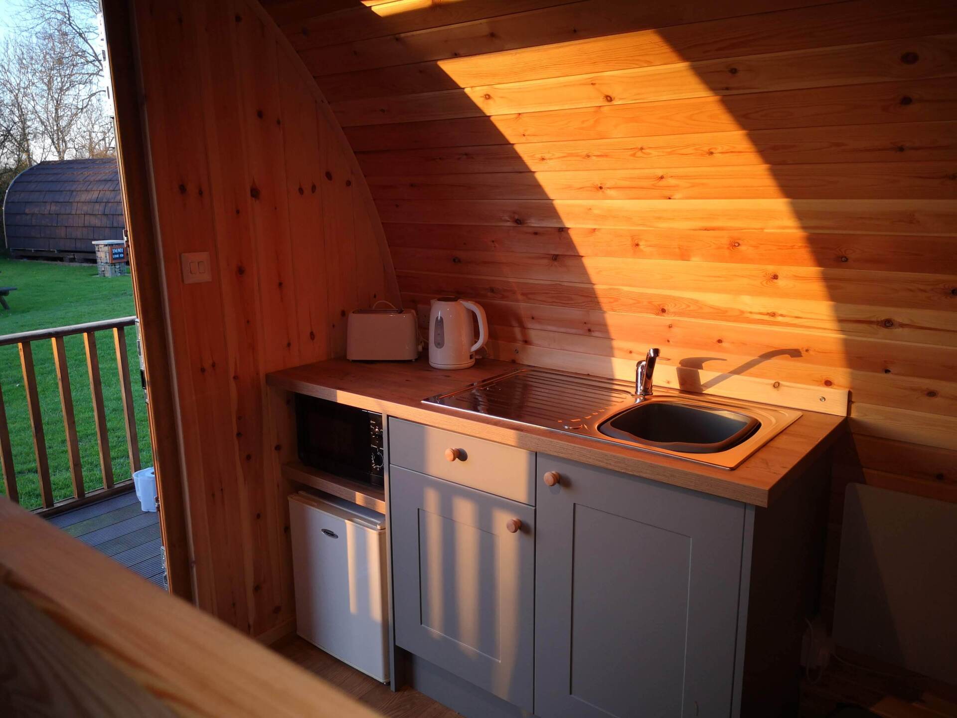Glamping Pods with Toilets Three Horseshoes, Lincolnshire Wolds