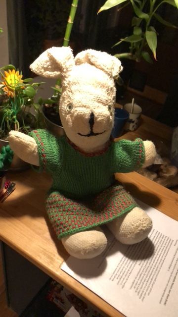 Konijn had last van slijtage. Nu kan hij weer jaren knuffelen