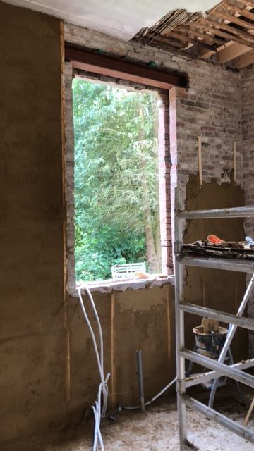 Basisleem op stokoud metselwerk