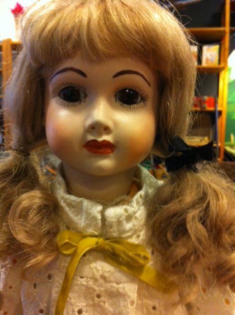 Na grondige en voorzichtige reiniging straalt haar gezichtje weer