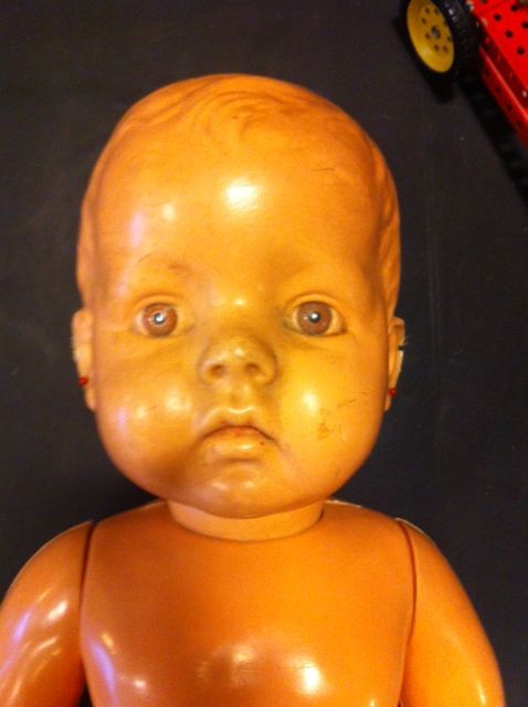 Ook celluloid kan verkleuren en vervuilen. Er komt dan een grauwe sluier over het materiaal. Gelukkig kan het er ook weer af.