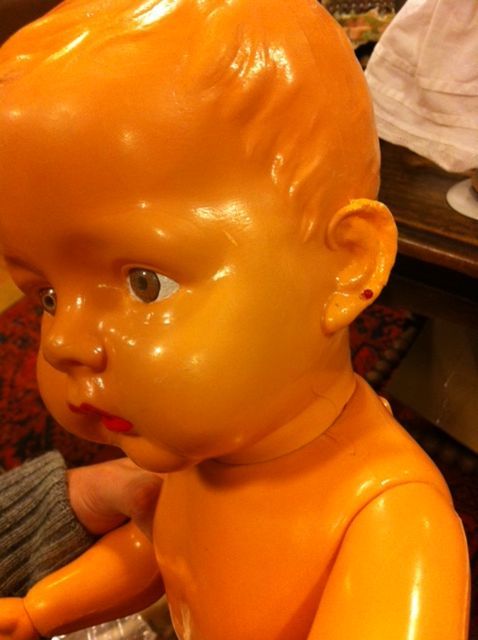 Na zorgvuldige reiniging straalt deze pop weer