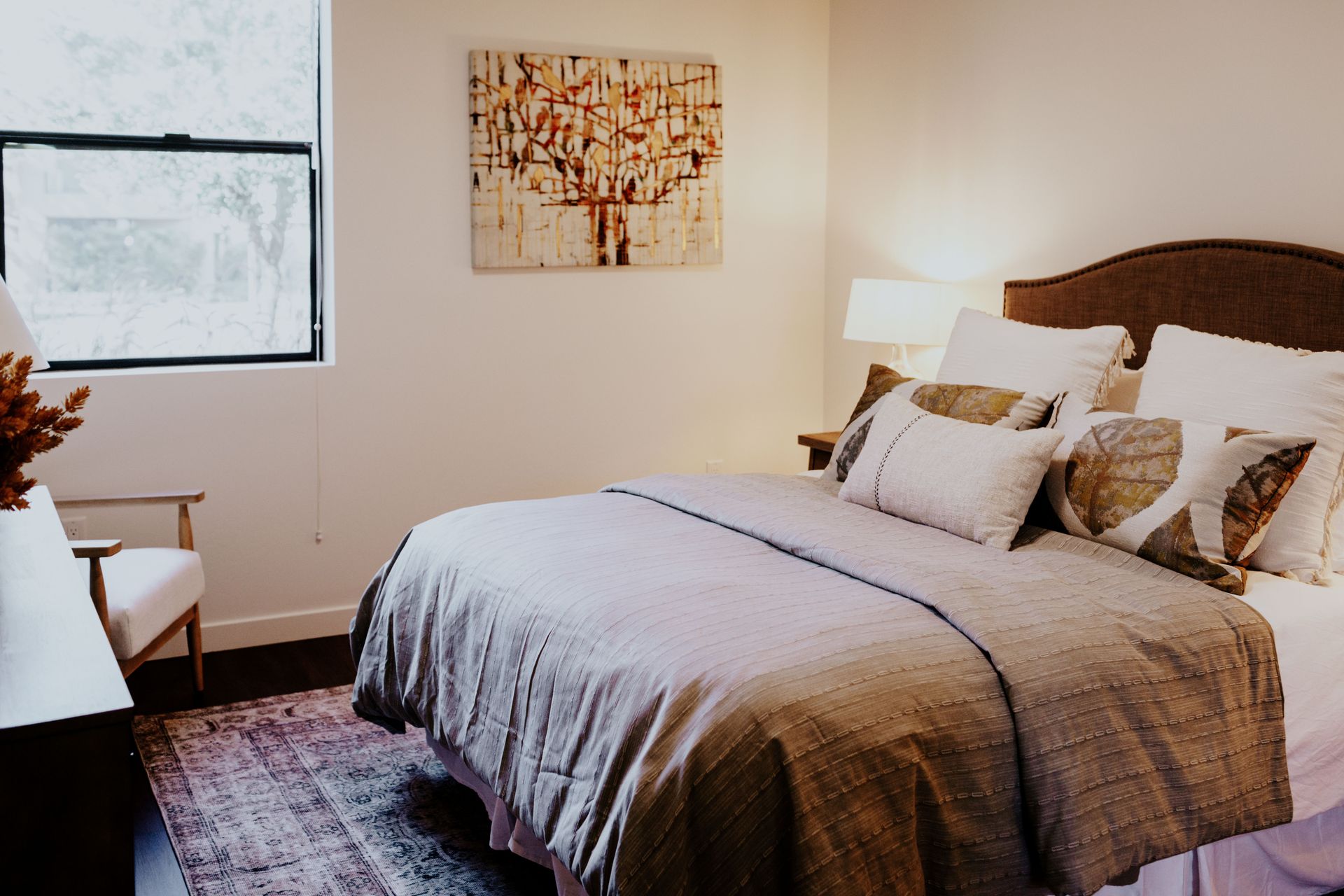 Spacious, bedroom with queen size bed