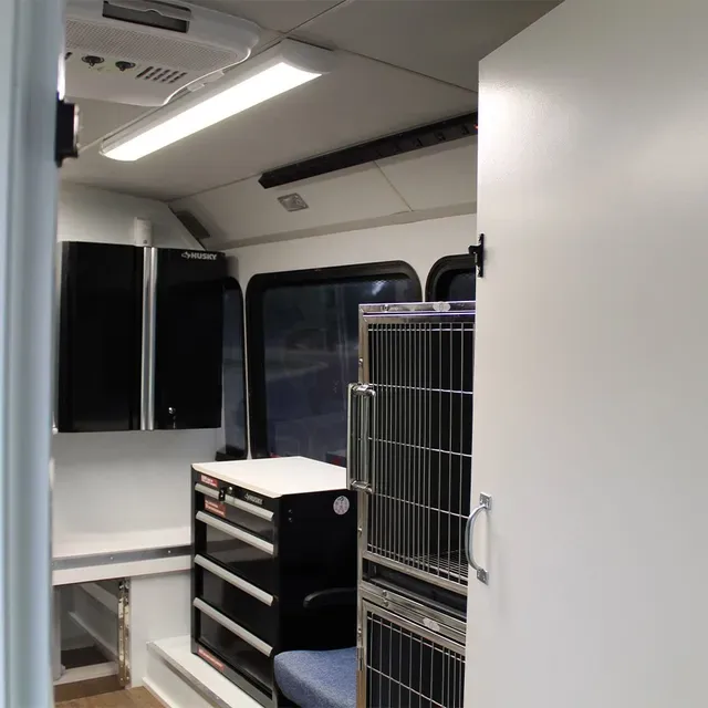 mobile grooming station in bus salina ks