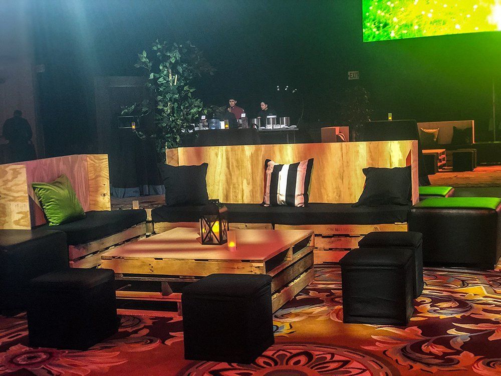 Wood Pallet Party Table and Chair Project — Las Vegas, NV — M & H Pallets LLC