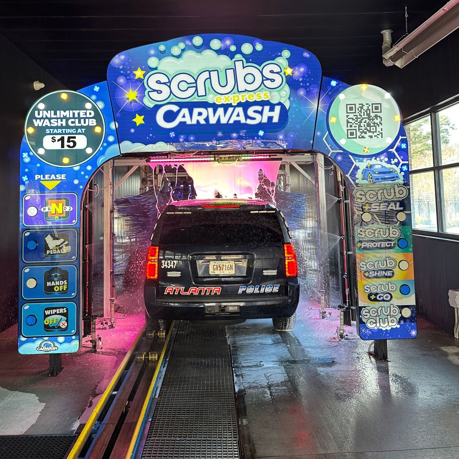 CARWASH GRAND ENTRY ARCH GRAPHIC DESIGN. Custom graphic design services to welcome your customers into your carwash in style.