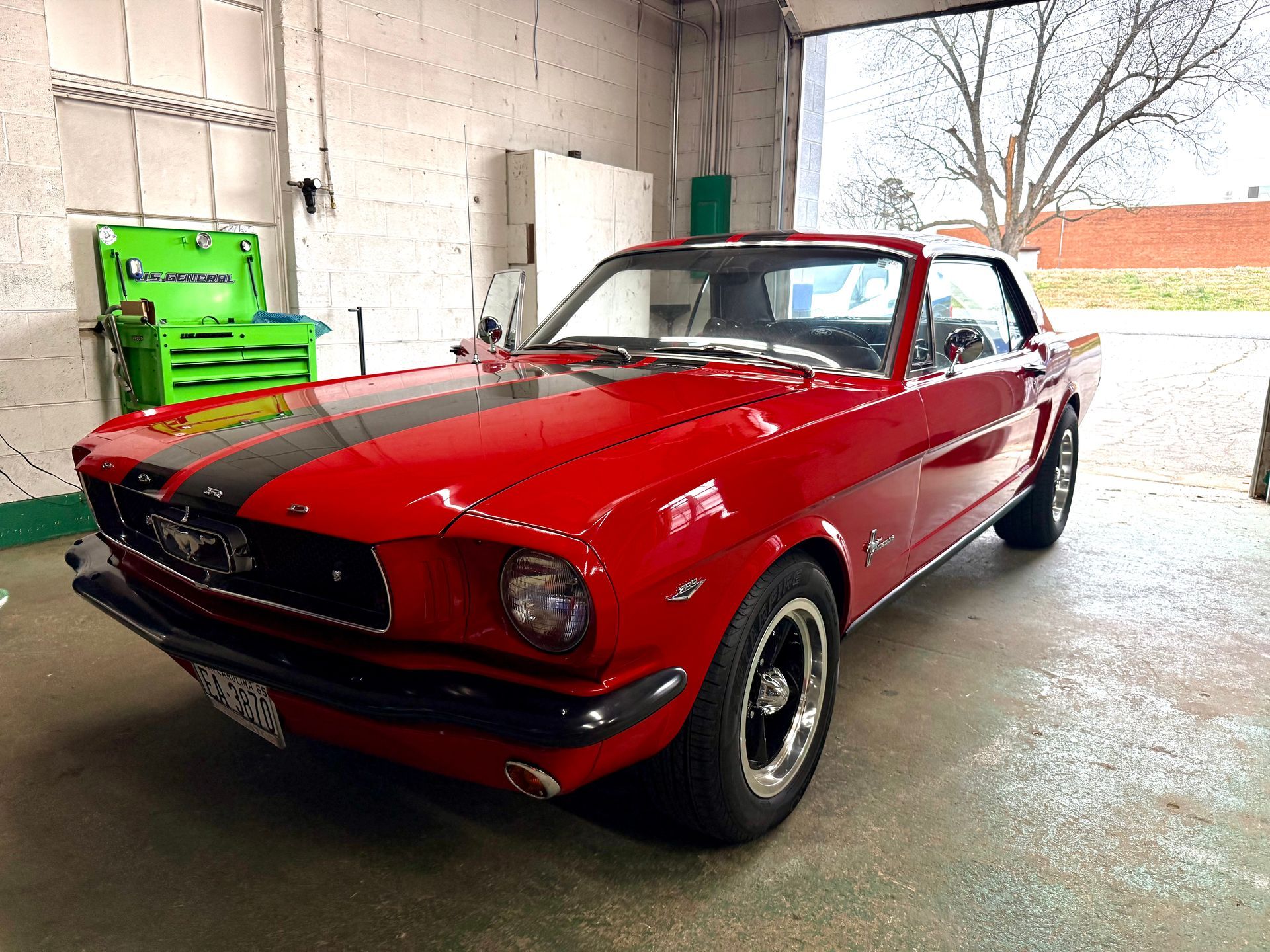 Ford windshield replacement in Charlotte Metro