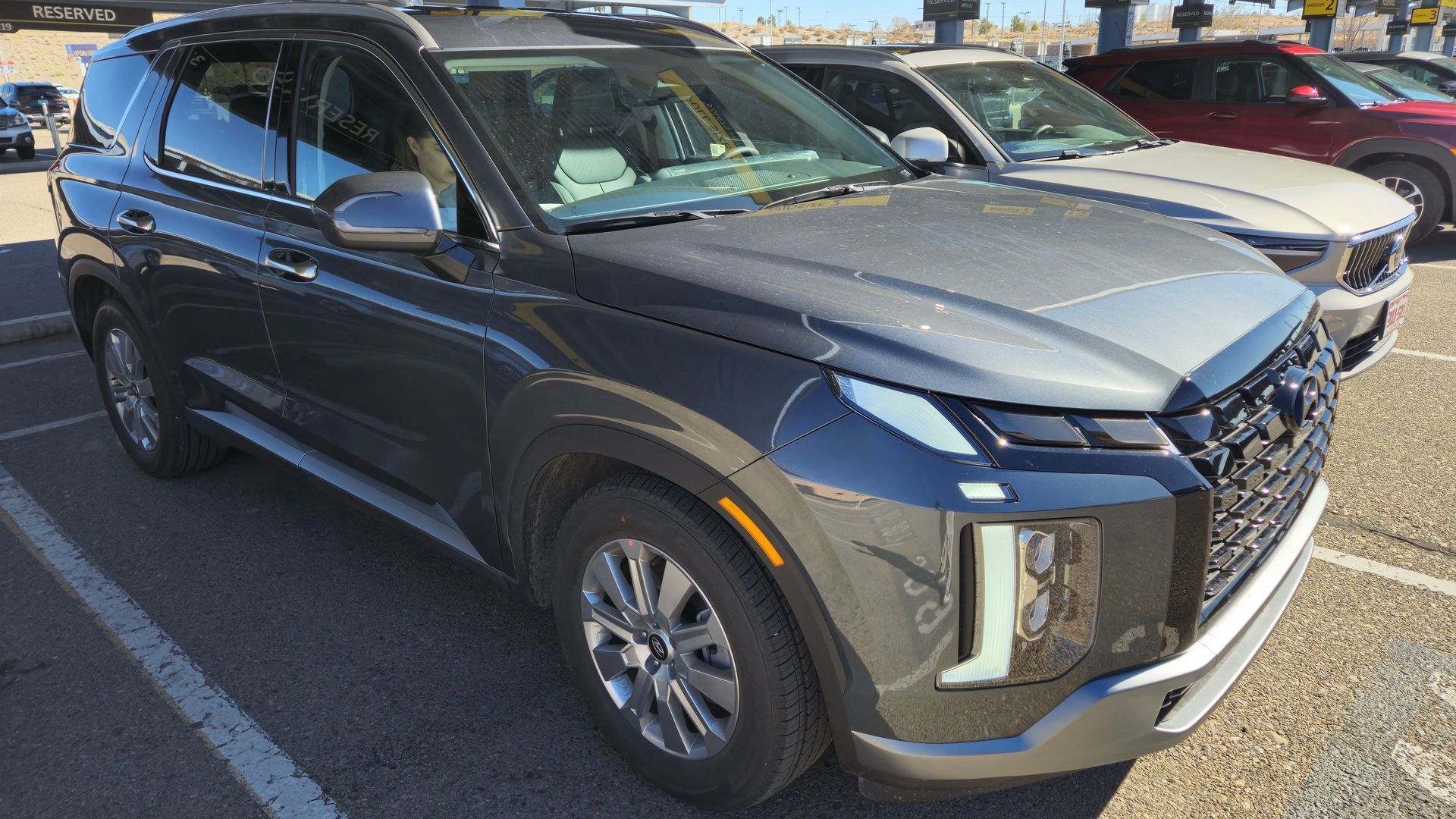 Hyundai Palisade windshield replacement in Charlotte Metro