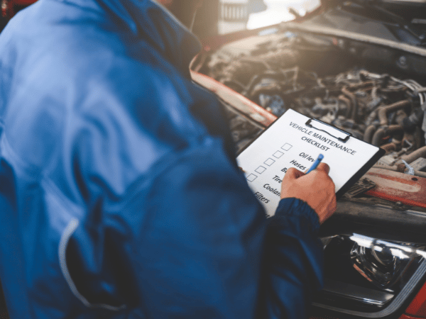 4 Signs You Need to Schedule Vehicle Maintenance Service