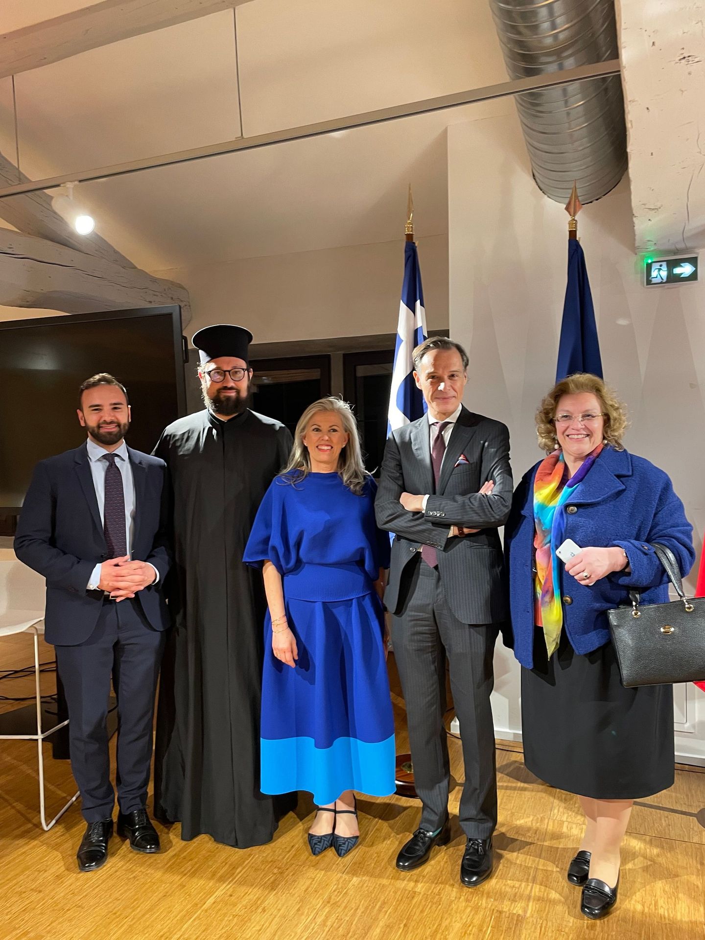 29/03/2025
À l’occasion de la visite de la Secrétaire générale des Grecs de l’étranger et de la Diplomatie publique
Mme Maira Myrogianni
Et de l’Ambassadeur de Grèce en France
M. Antonis Alexandridis
Mme Alexandra Yiannopoulou-Frank
Consule Honoraire de Grèce à Lyon à le plaisir de vous convier à une réception qui sera suivi d’un cocktail le samedi 29 mars 2025 à 19h