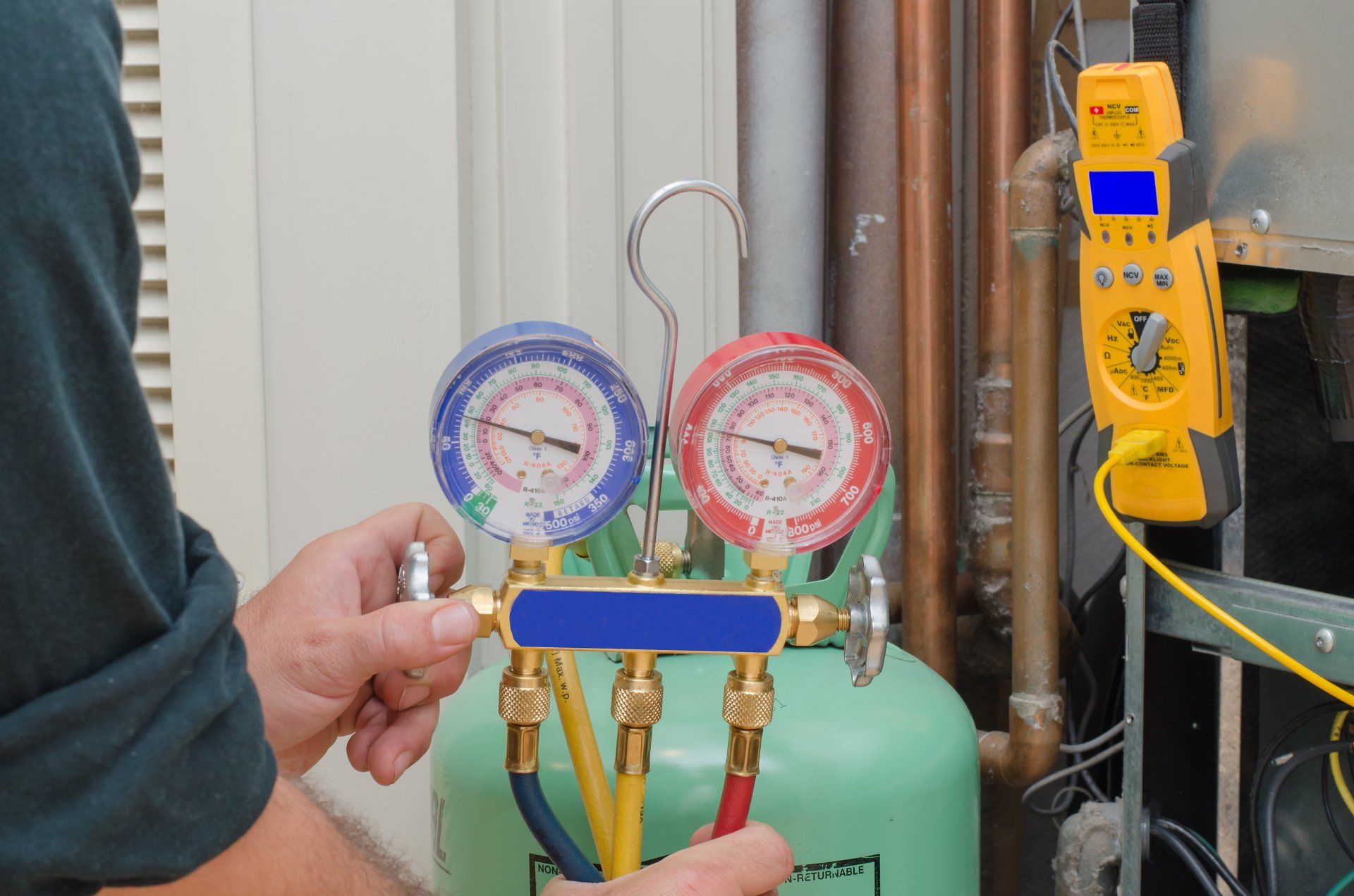 Baton Rouge AC Replacement Specialists: What to Know About Freon Leaks