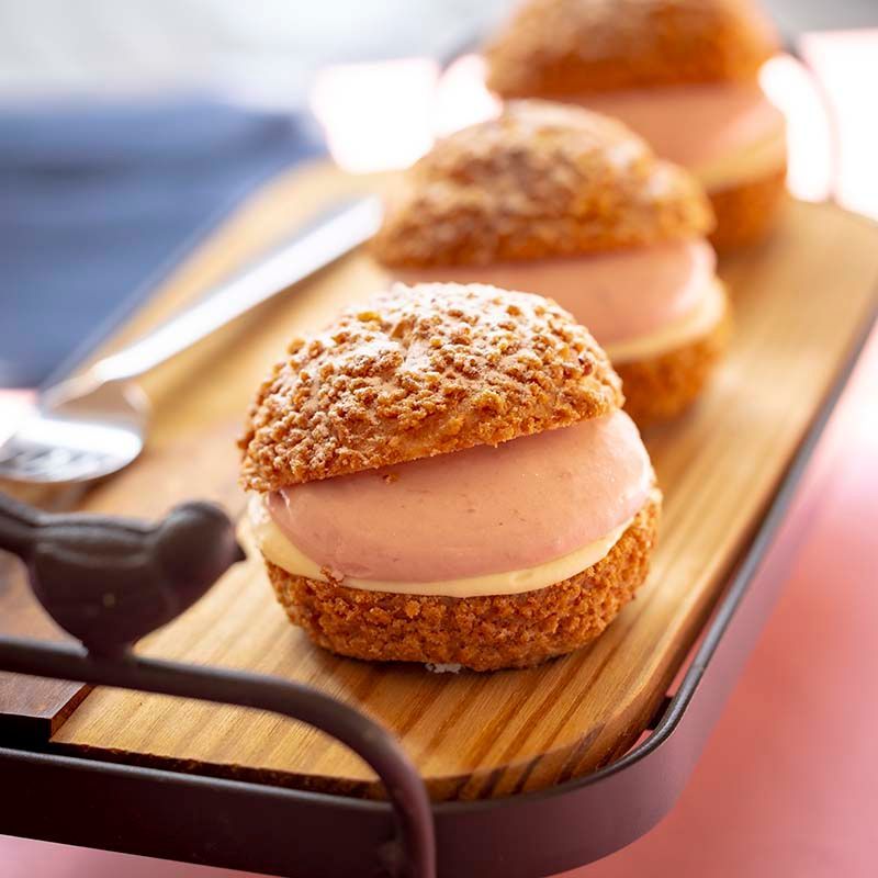 草莓可爾必思泡芙