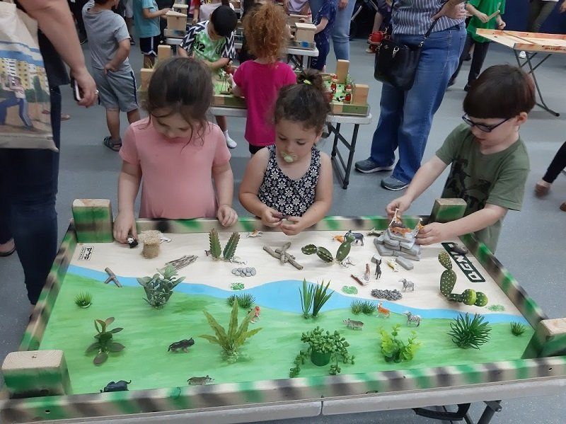 תיבת הפתעות