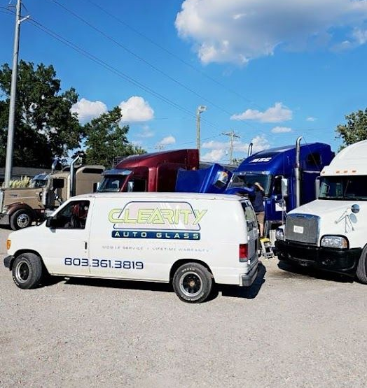 Mobile semi truck glass replacement service in Batesburg-Leesville, SC