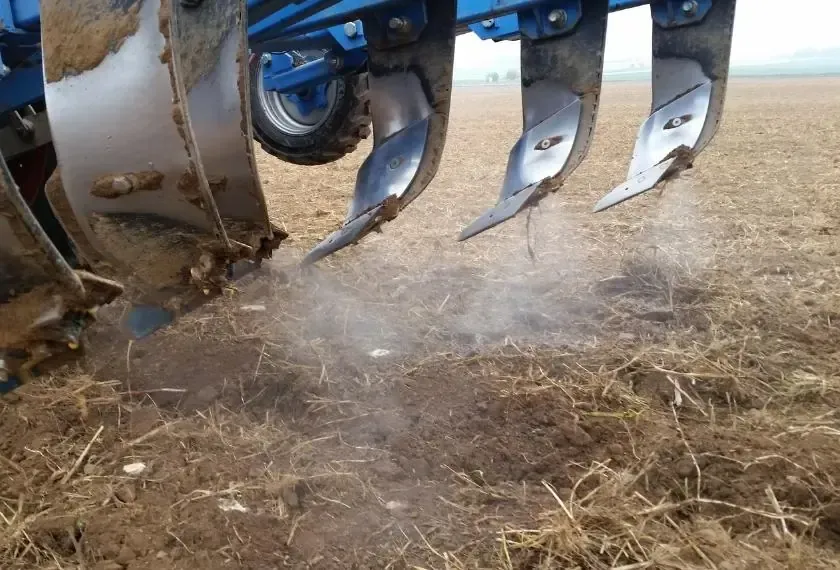 Boden-Schlitzen mit Unterboden-Applikation