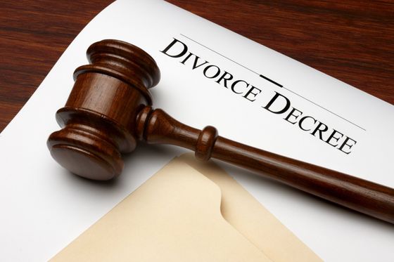Divorce Documents And Gavel — Linares Law Office — Tooele, Utah