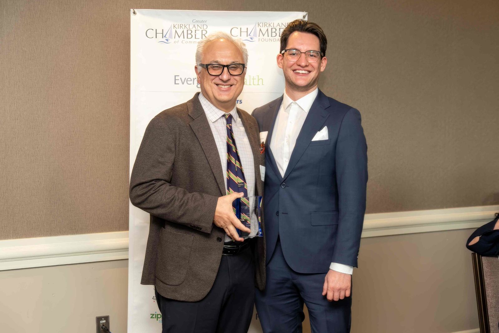 Gesa presents Jim Lopez with the 'Kirklander of the Year' Award