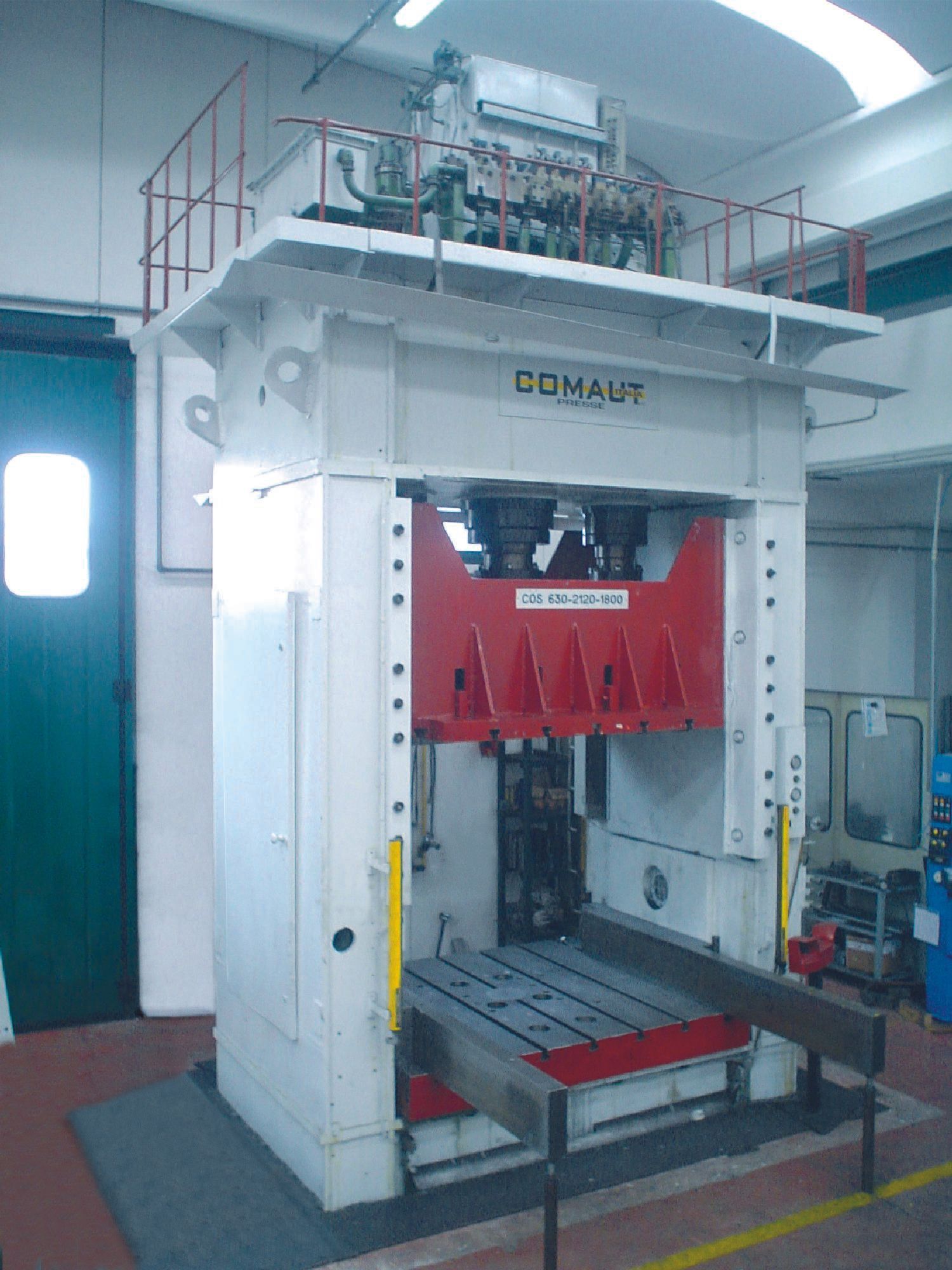 una grande macchina comault