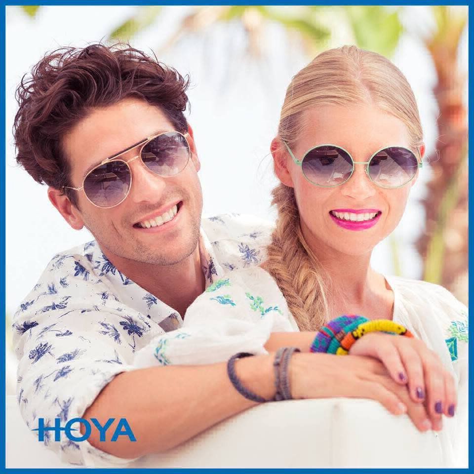 modelli con occhiali da sole rétro