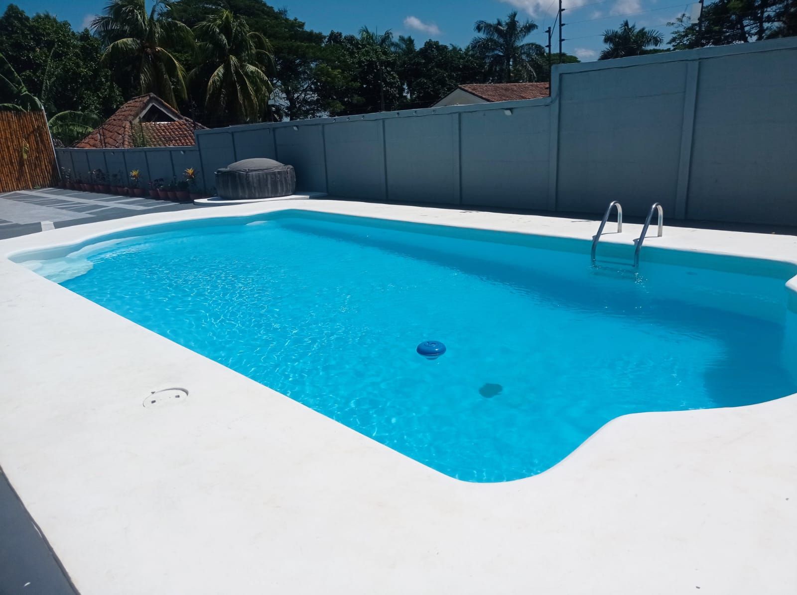 piscinas César Rojas