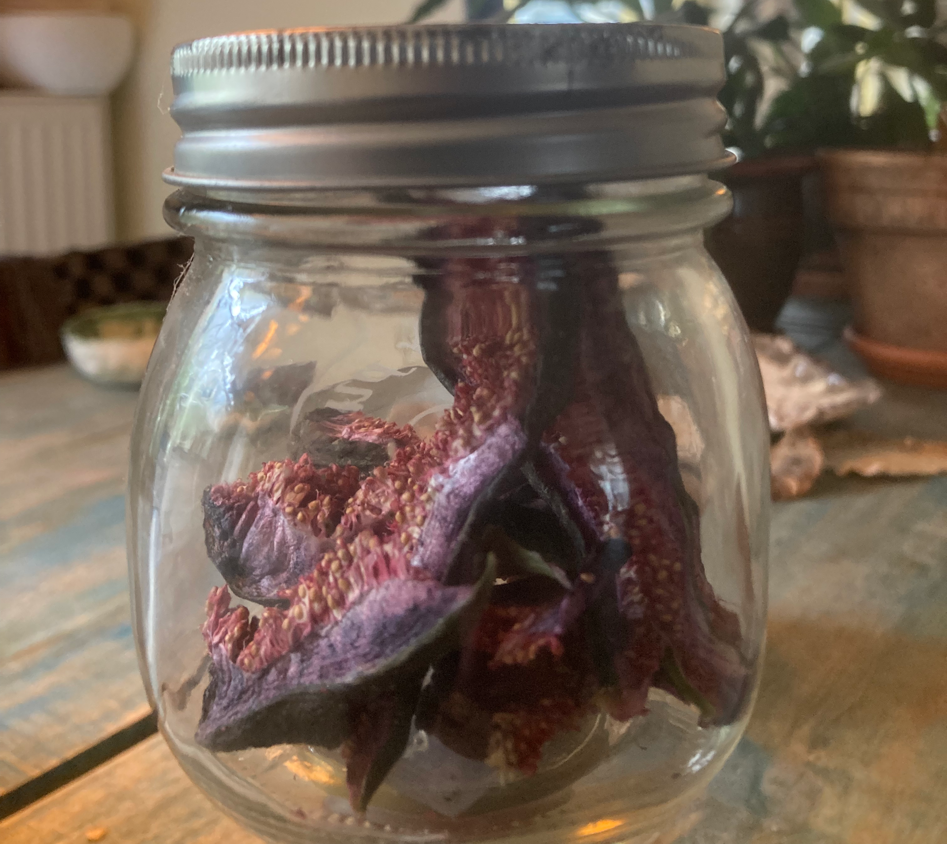 gedroogde vijg in glazen potje