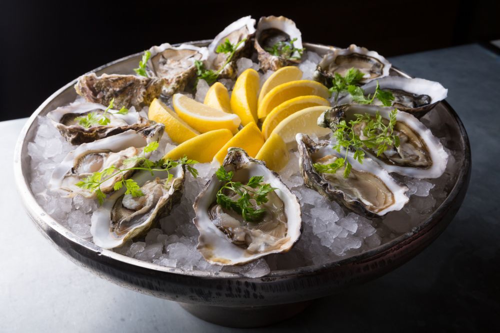 Oyster Platter With Lemon On Ice — Swifty's Lismore Seafood Market In Lismore, NSW