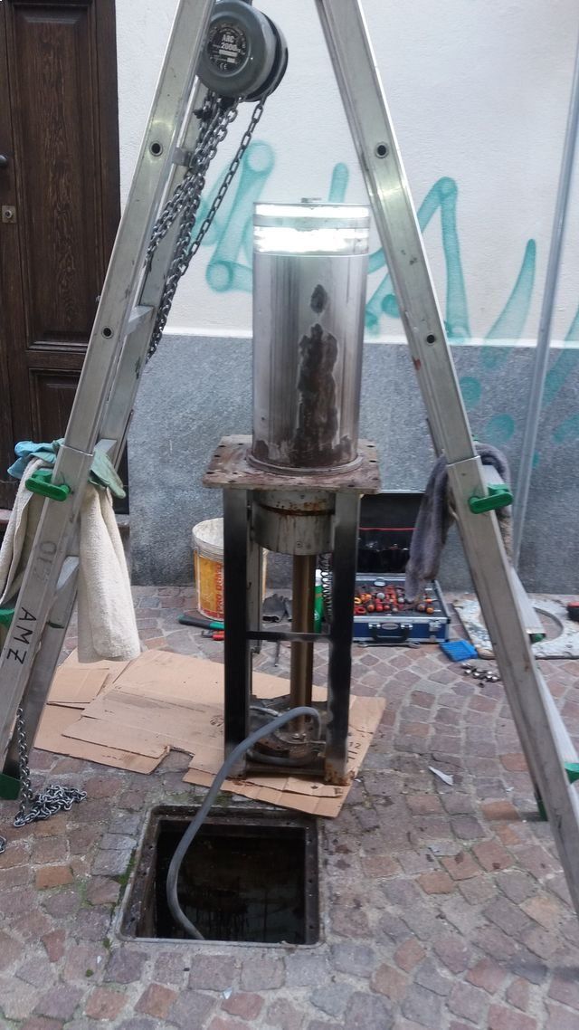 montaggio dissuasori di parcheggio