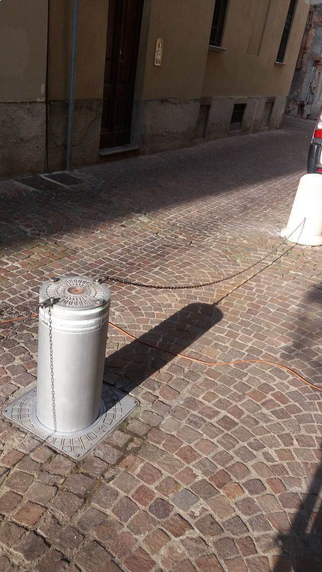 montaggio dissuasori stradali