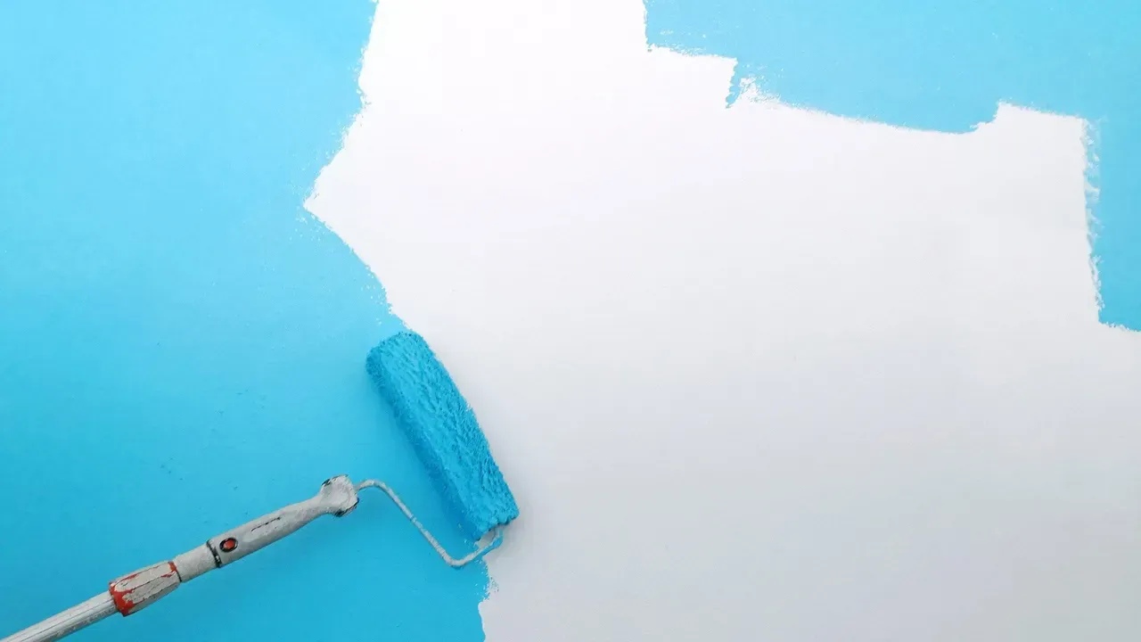 Roller Paints Painting the Wall — Painters and Decorators in Dubbo