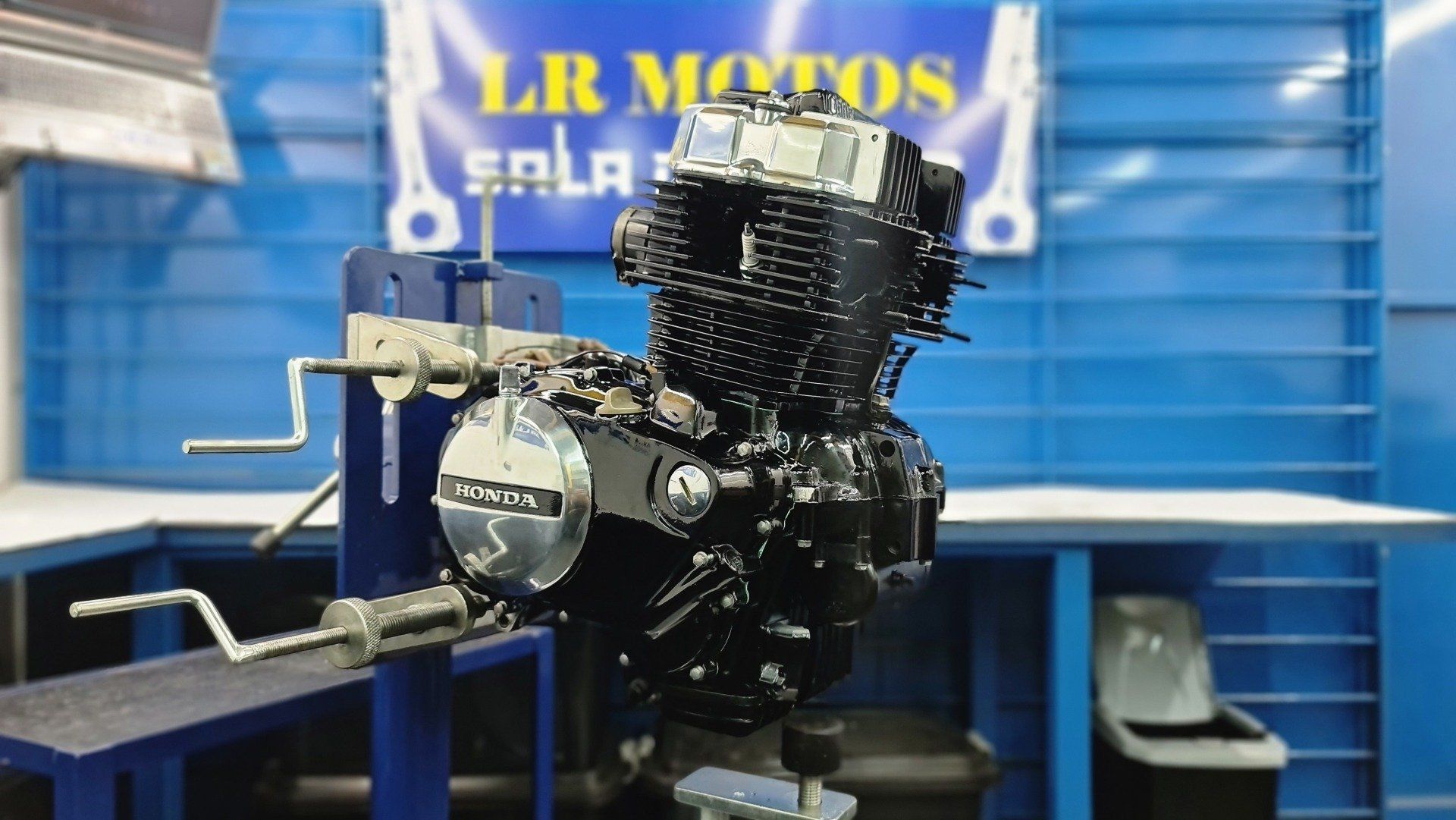 Pintura de Motos e Quadriciclos Nacionais e Importados, Pinturas para Quadro, Motor, Rodas, Balança, Carenagens e Tanques.