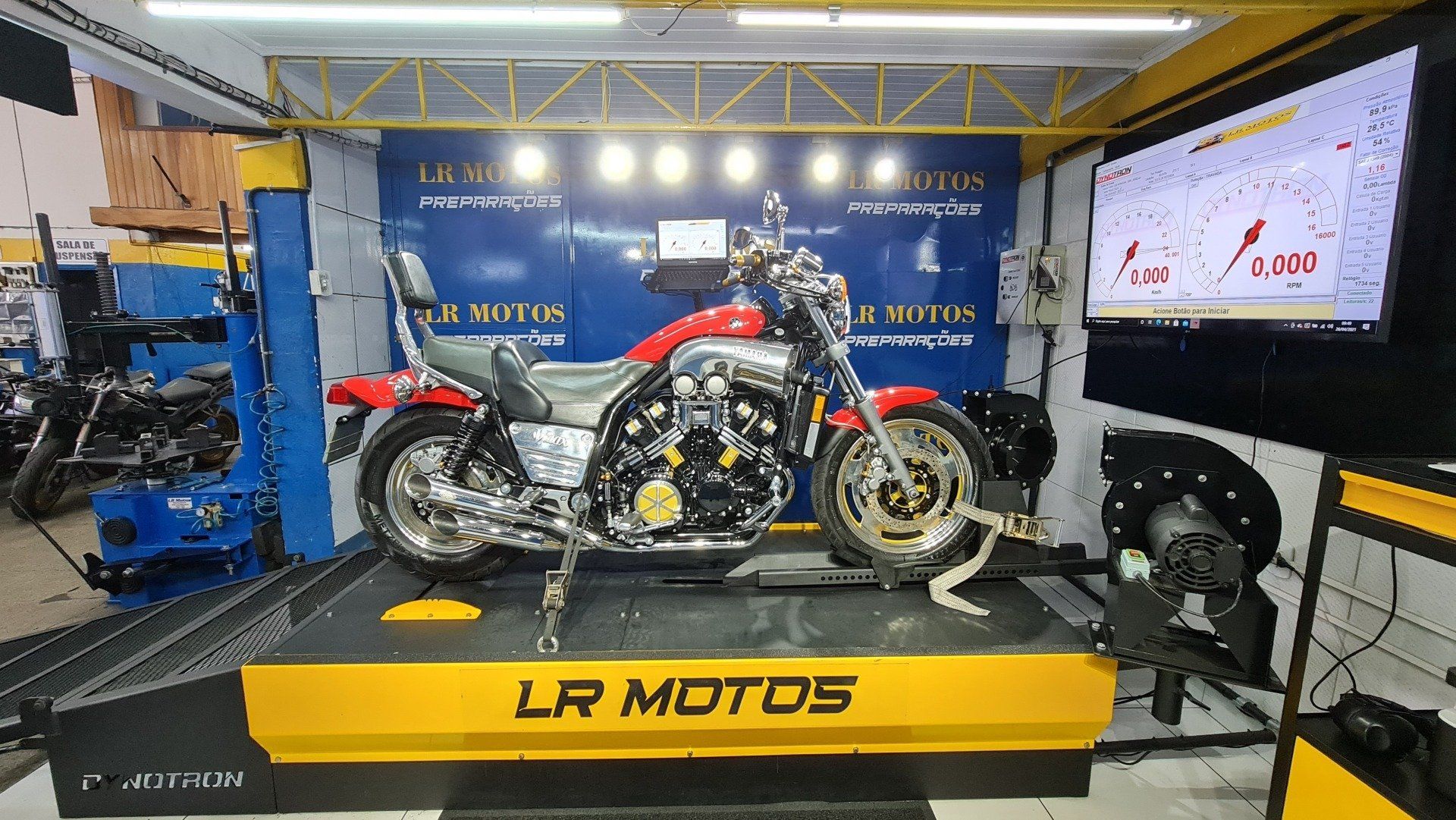 Dinamômetro para motocicletas atende todos os parâmetros de segurança e aferido para leitura e mapeamento das motocicletas.