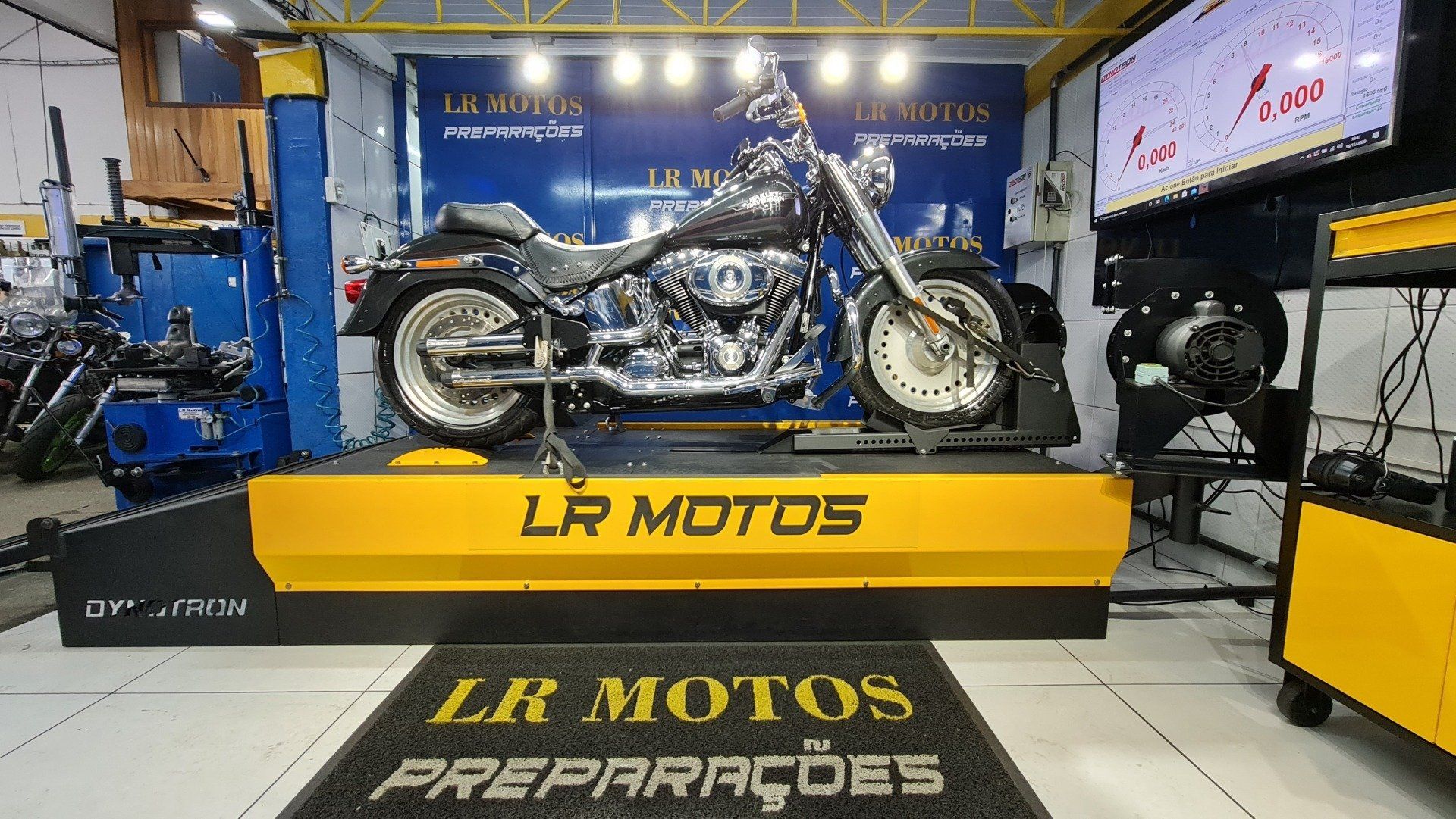 Dinamômetro para motocicletas atende todos os parâmetros de segurança e aferido para leitura e mapeamento das motocicletas.