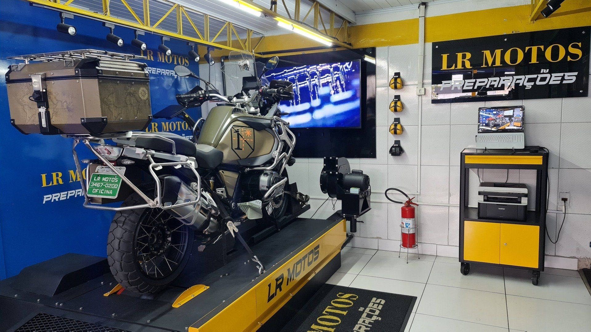 Dinamômetro para motocicletas atende todos os parâmetros de segurança e aferido para leitura e mapeamento das motocicletas.