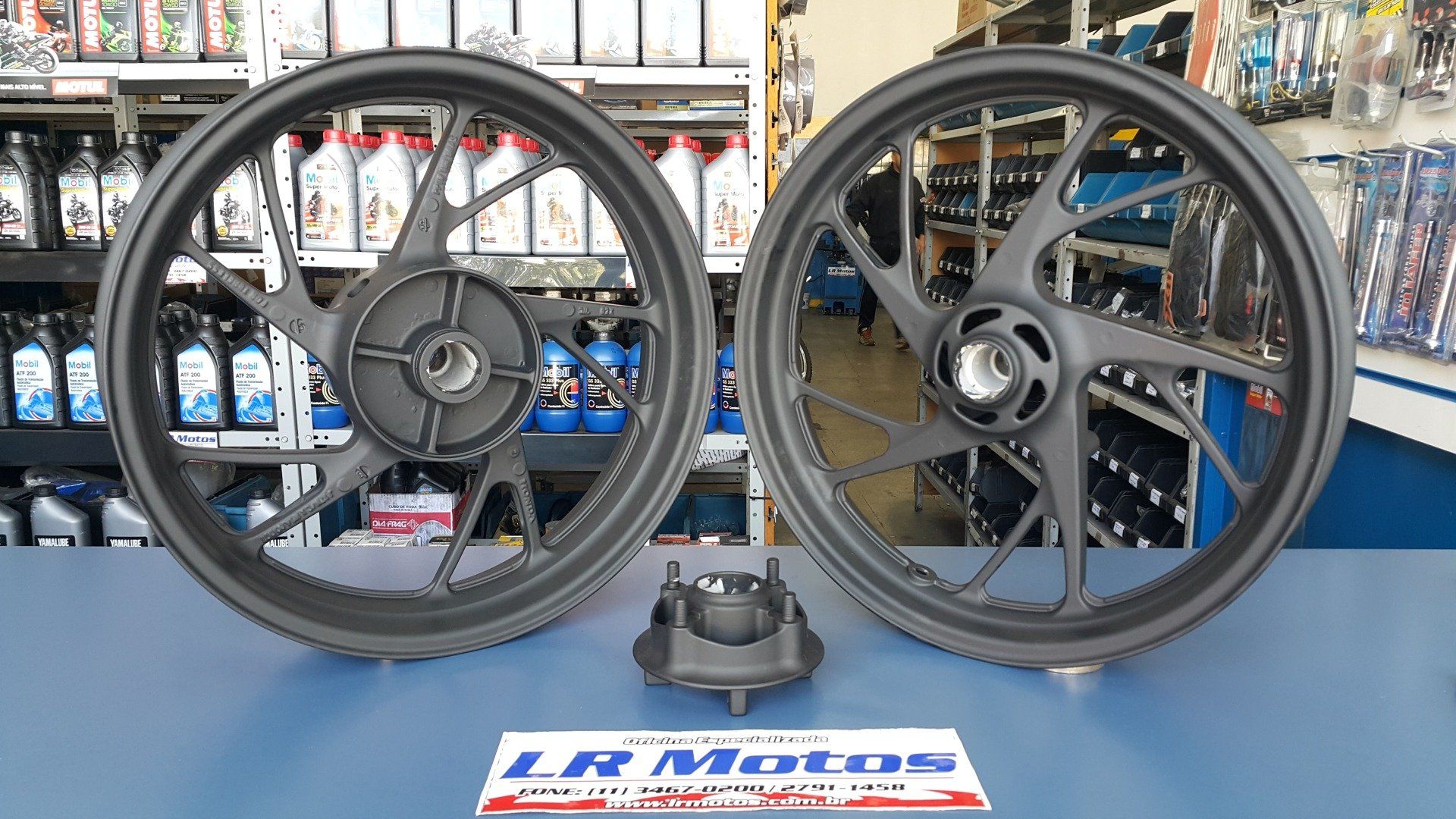 Pintura de Motos e Quadriciclos Nacionais e Importados, Pinturas para Quadro, Motor, Rodas, Balança, Carenagens e Tanques.