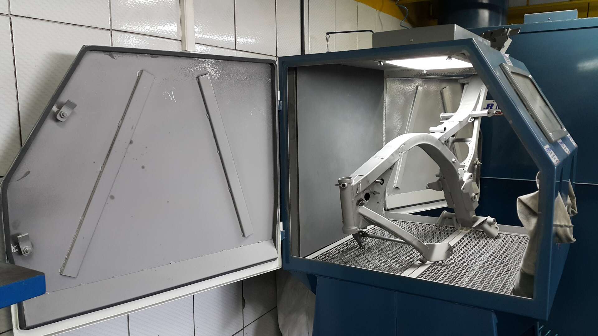 Pintura de Motos e Quadriciclos Nacionais e Importados, Pinturas para Quadro, Motor, Rodas, Balança, Carenagens e Tanques.